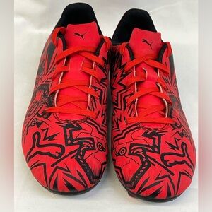 Puma soccer Men's Red and black Graphic Sneakers sz 4